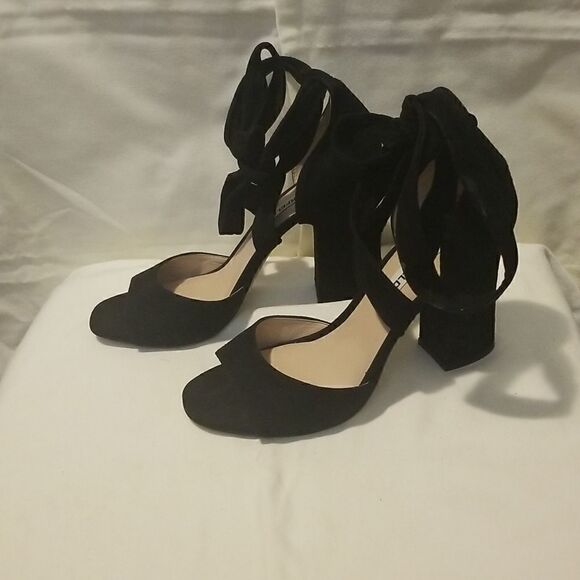 Womens Karl Lagerfeld Paris Sandal - Picture 2 of 6